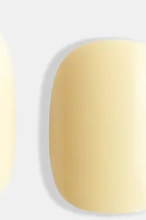 Duff BeautyInstant Pro Press-On Manicure Butter Yellow Short Squoval